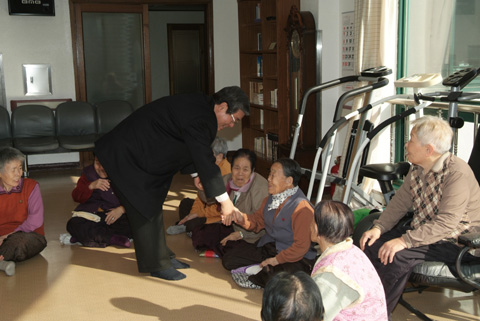설맞이 삼가노인전...
