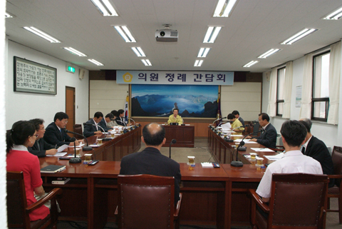 8월 셋째 주 의원정...