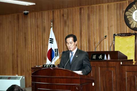 4월27 보궐선거에서 당선된 유무형 신임의장0