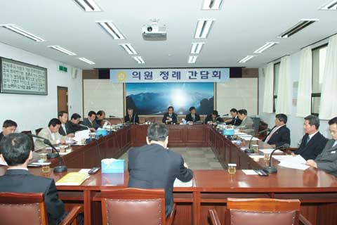 5월 첫째 주 의원정례간담회0