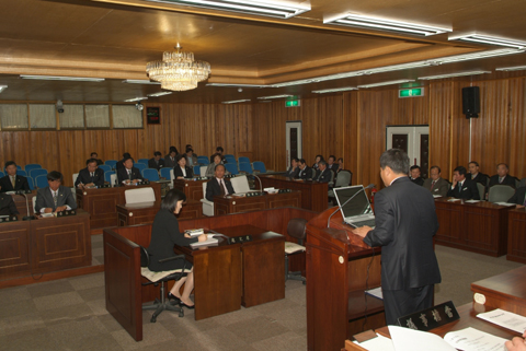 제135회 임시회 제1차 본회의에서 3분발언을 하고 있는 윤재호의원0