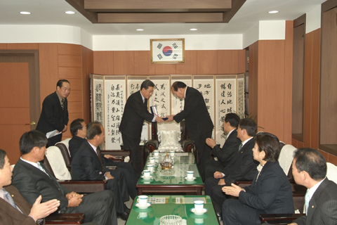 건강보험공단으로 부터 감사패 수상0