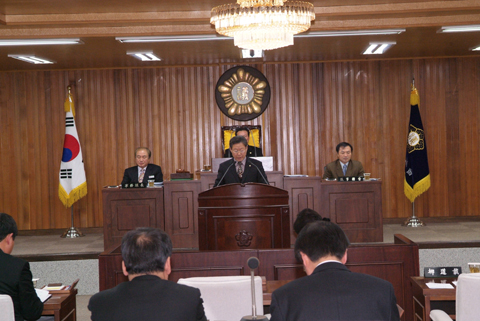 현장확인특위 활동결과를 보고 중인 허홍구 현장확인특별위원장0