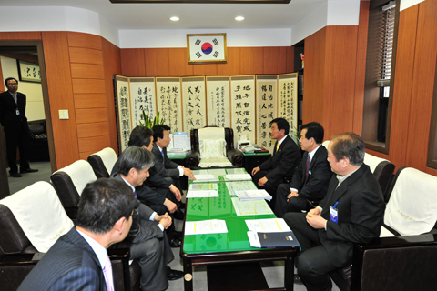 권정호 경남도교육감 의회방문0