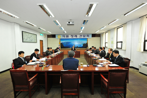 4월 첫째 주 의원정례간담회0