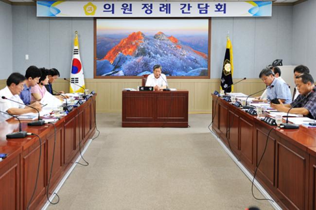 8월 첫째 주 의원정례간담회1