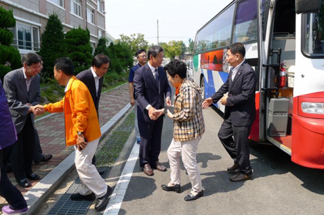 태안군의회 의원 합천군우정학사 벤치마킹 안내2