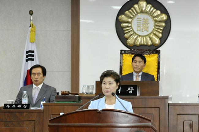 의회운영위원장 최정옥의원 당선0