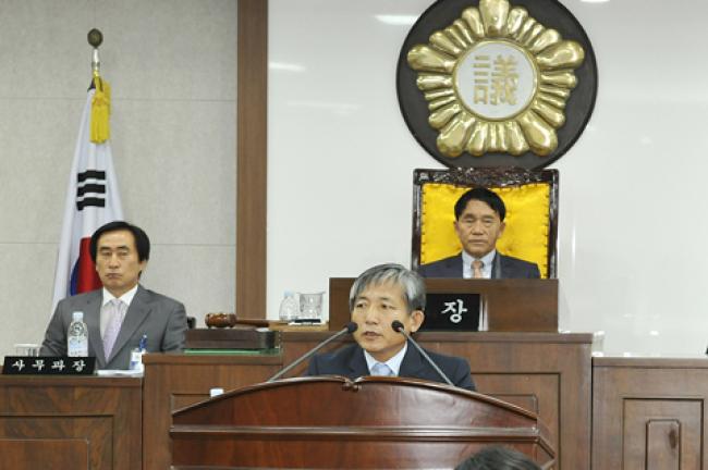 산업건설위원장 박중무의원 당선0