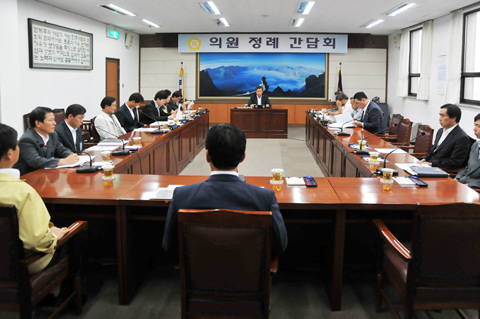 8월 셋째 주 의원정례간담회 개최0