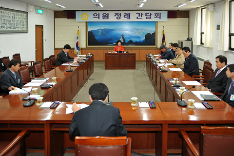 4월 첫째 주 의원정례간담회0