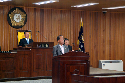 5분자유발언 중인 김학구의원0