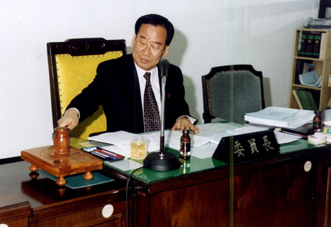 2003년 예산결산특위 위원장으로서 심의과정